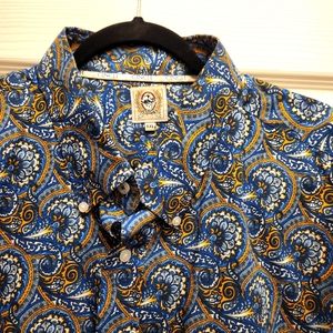 Beautiful CINCH shirt